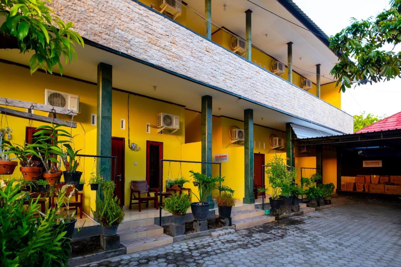 Spot On 2732 Sandy Guesthouse Mataram Dış mekan fotoğraf