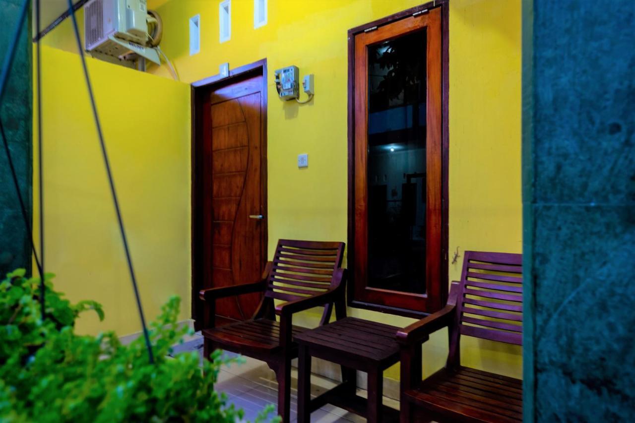 Spot On 2732 Sandy Guesthouse Mataram Dış mekan fotoğraf